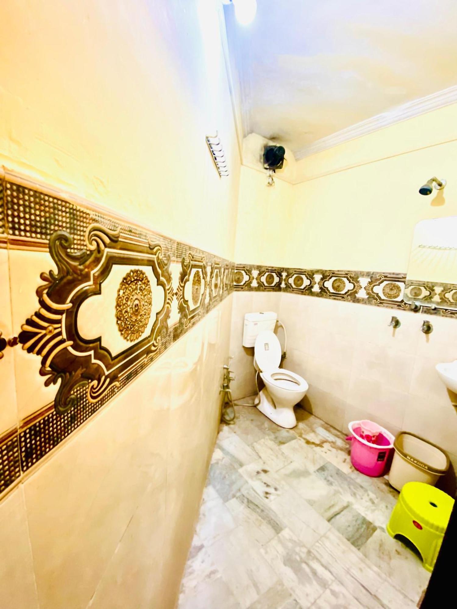 Namo Guest House Only For Indians Varanasi Exteriör bild