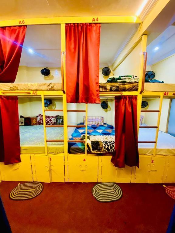 Namo Guest House Only For Indians Varanasi Exteriör bild