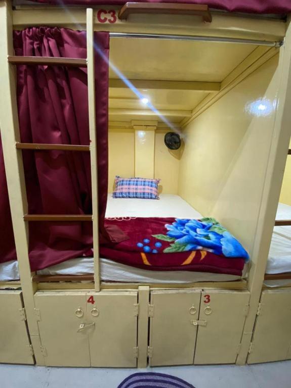 Namo Guest House Only For Indians Varanasi Exteriör bild