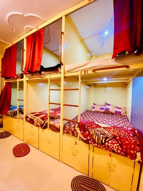 Namo Guest House Only For Indians Varanasi Exteriör bild