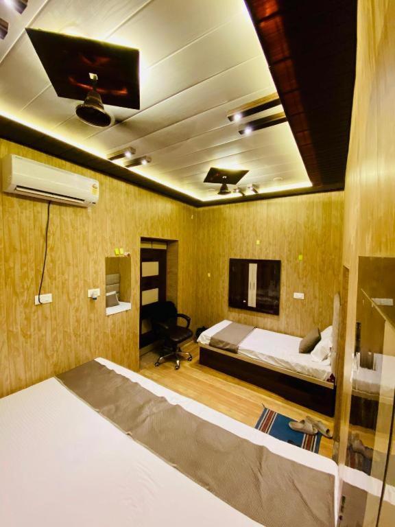 Namo Guest House Only For Indians Varanasi Exteriör bild