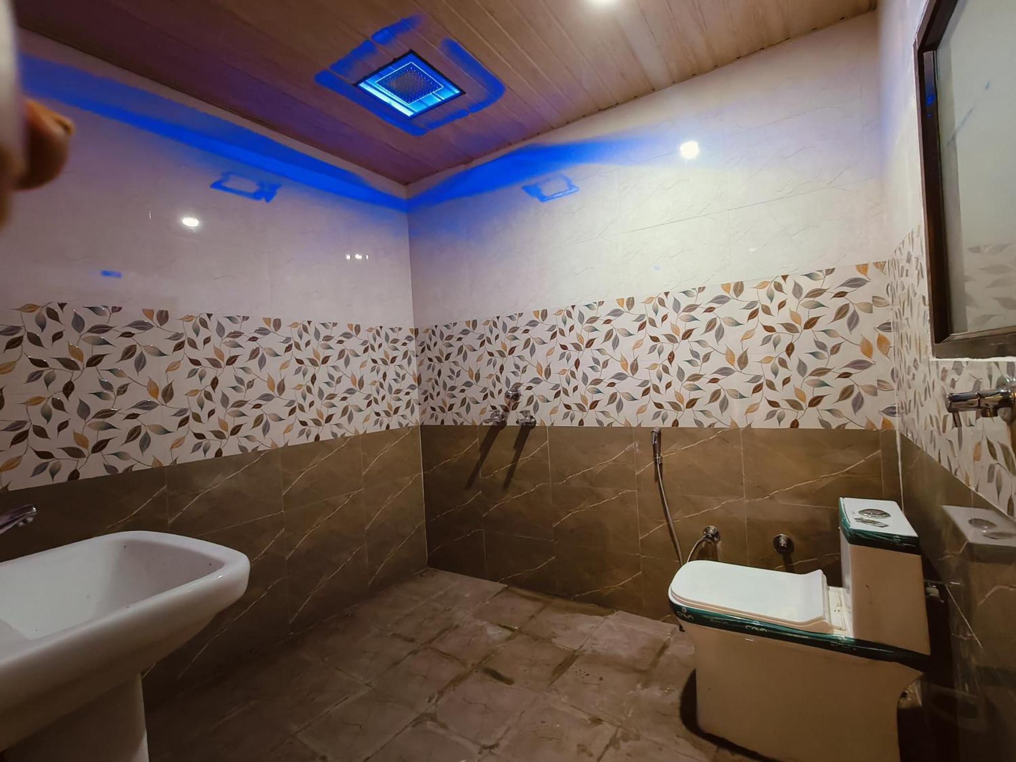 Namo Guest House Only For Indians Varanasi Exteriör bild