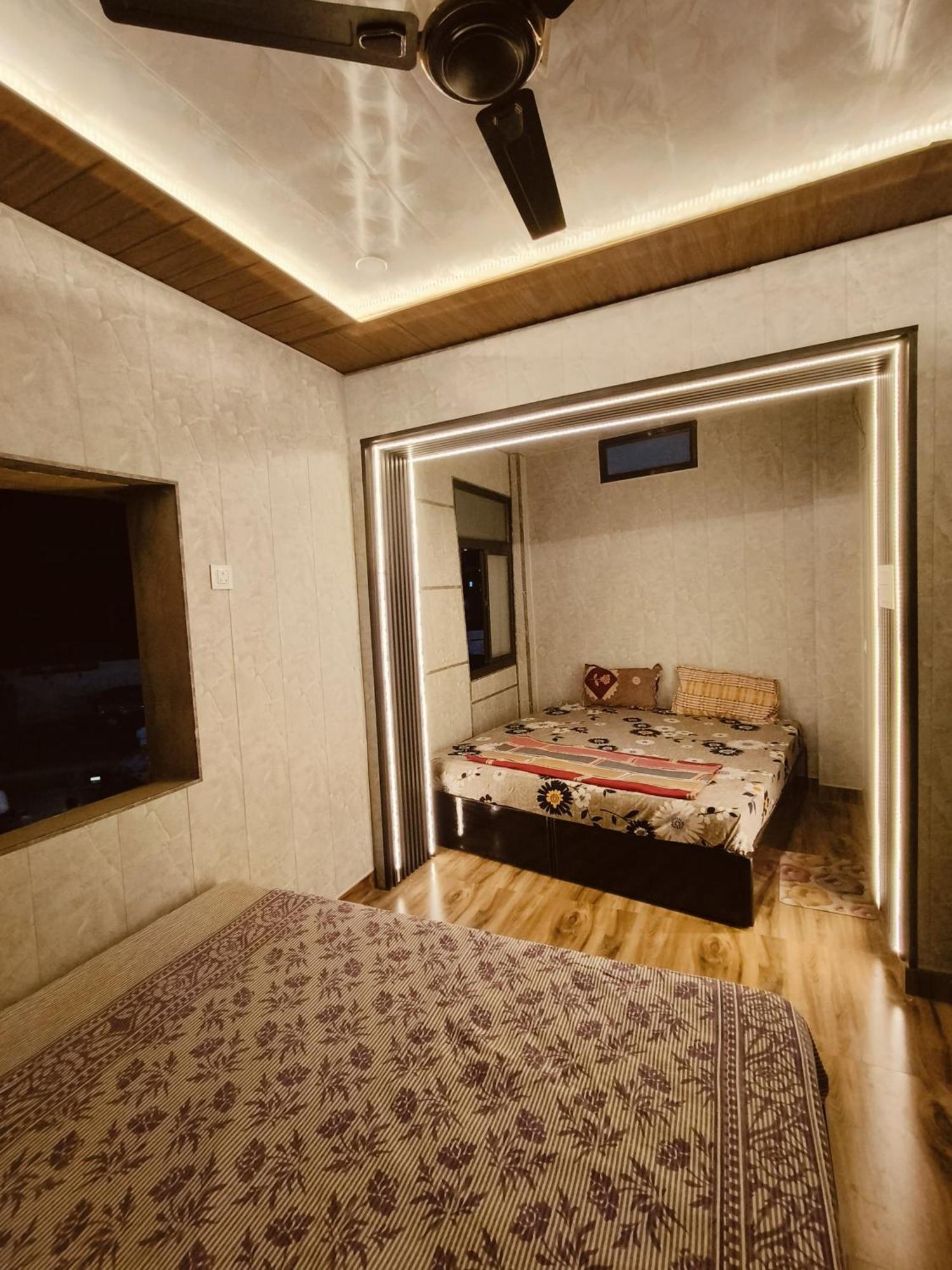 Namo Guest House Only For Indians Varanasi Exteriör bild